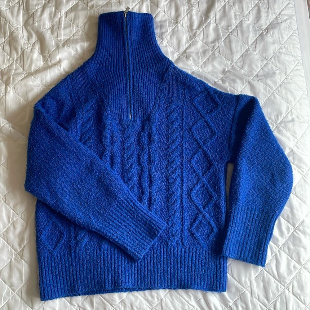 Dark blue sweater side XS